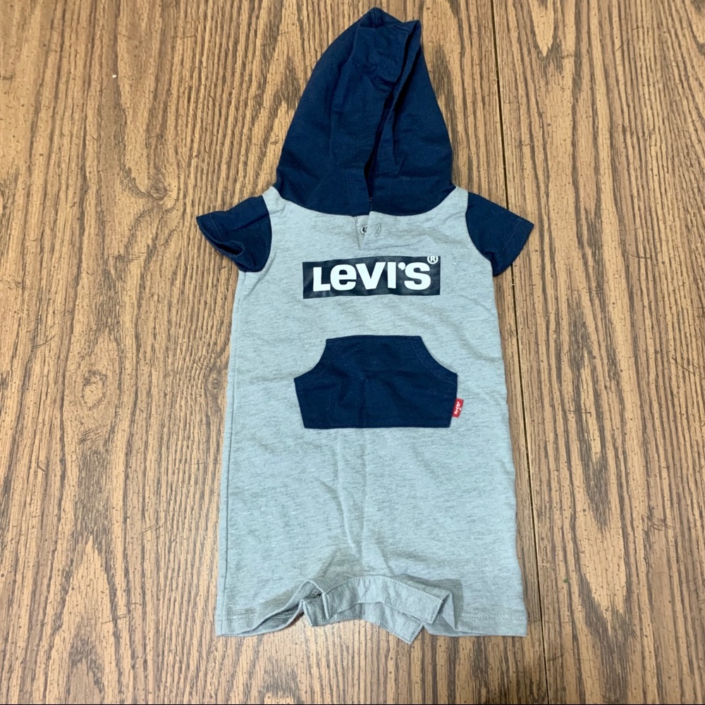 Levi’s baby bodysuit